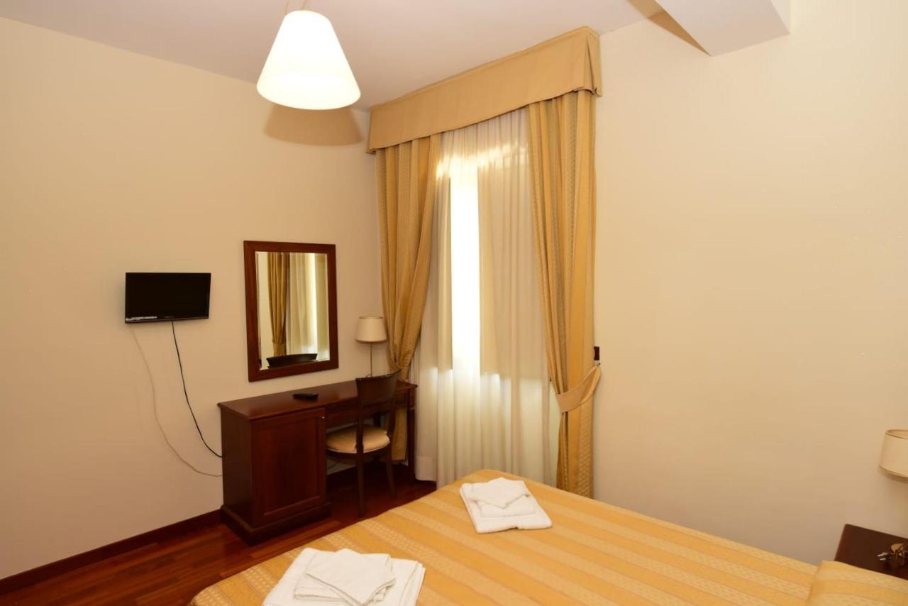 Albergo La Locanda Degli Apolidi Atena Lucana Exterior photo