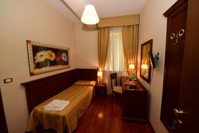 Albergo La Locanda Degli Apolidi Atena Lucana Exterior photo