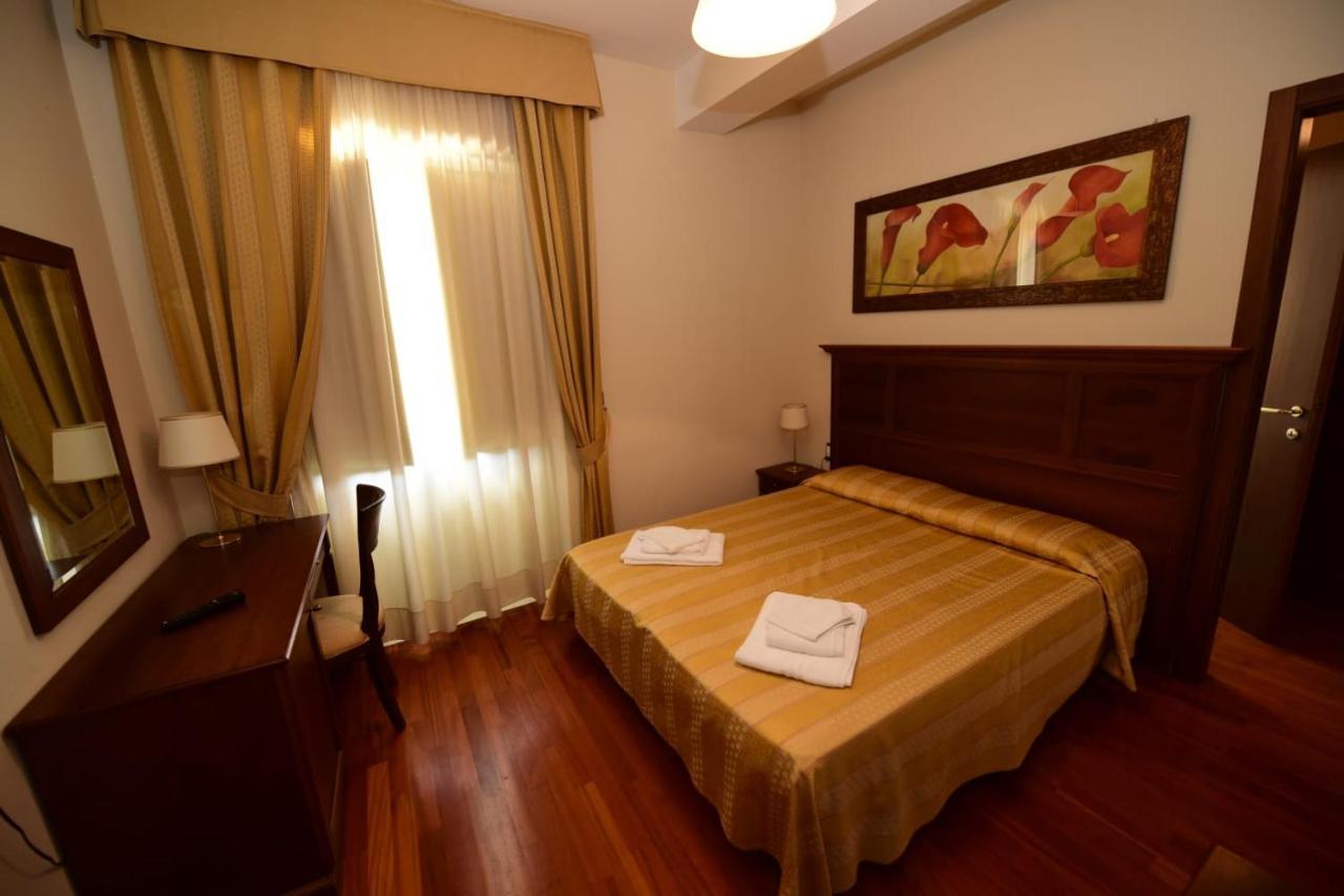 Albergo La Locanda Degli Apolidi Atena Lucana Exterior photo